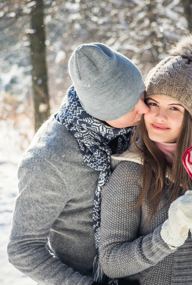 الانصات إليه واستيعابه من أمور تجعله يحبك أكثر وتُعلق قلبه بك للأبد