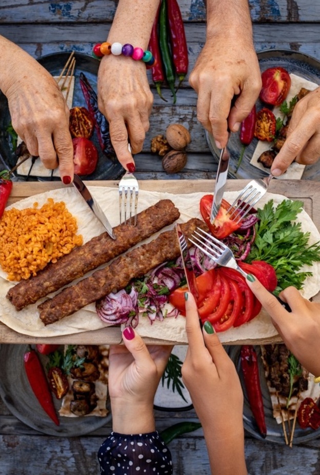 المطبخ اللبناني شهرة عالمية واطباق صحية تتناقلها الاجيال