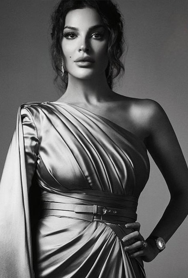 نادين نجيم تتلقى عرض زواج رومانسي من خطيبها شاهدوا ردة فعلها بالفيديو