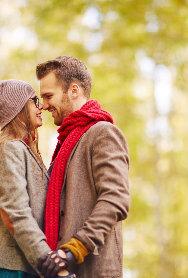 سعادتك وانسجامك مع حبيبك أمر يخبركِ صراحة بأنكِ في علاقة حب سليمة