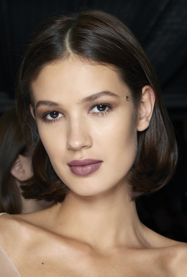 البشرة العادية كيف تعتنين بها للحفاظ على نضارتها في عيد الحب