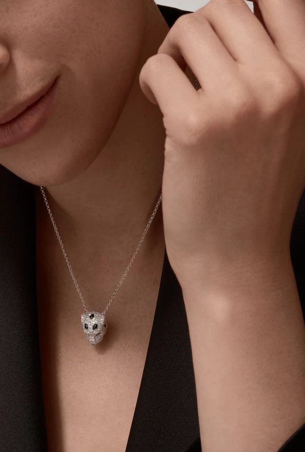 عقد Panthère de Cartier المرصع بالألماس والجزع والزمرد من كارتييه Cartier