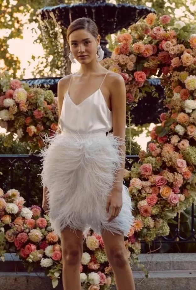 دليل للعروس لإختيار فستان الزفاف المناسب لعمرها