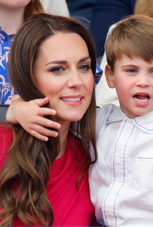 كيت ميدلتون مع ابنها الأمير لويس