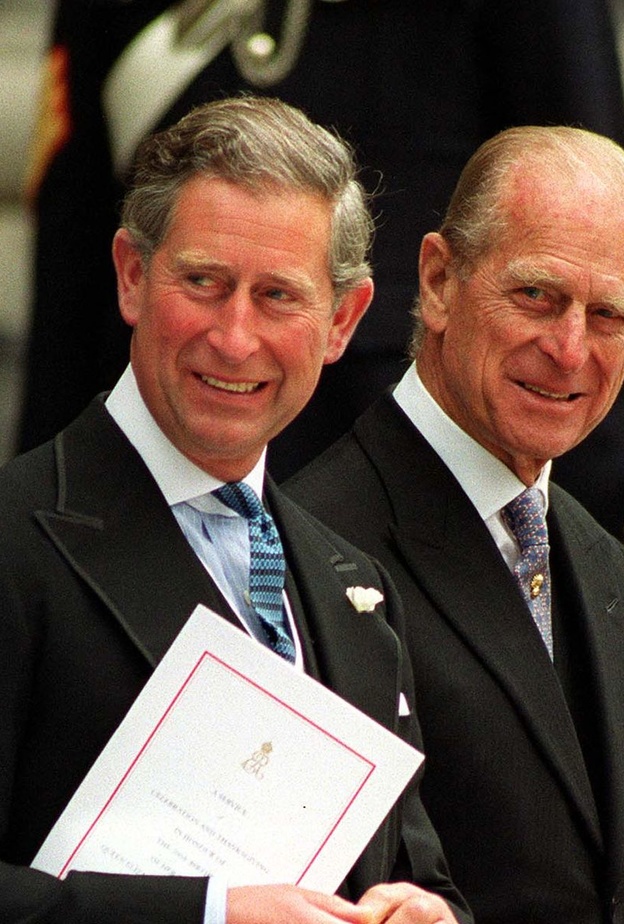 كيف يخطط الملك تشارلز لتكريم والده الأمير فيليب في حفل تتويجه؟