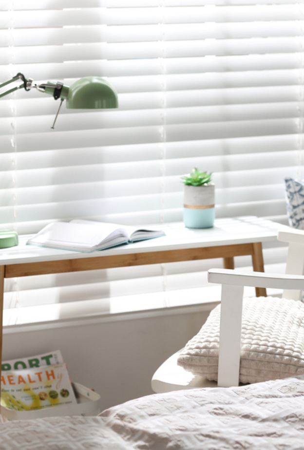 كيفية إنشاء مساحة عمل مثالية في غرفة النوم