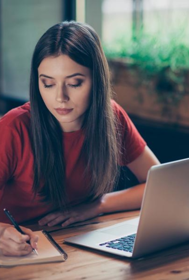 لا للاستسلام لضغوط العمل والتوتر لذا يجب عليكِ محاربتها 