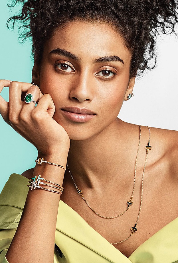 مجوهرات ذهب للهدايا من تيفاني آند كو لعشاق الذوق الرفيع