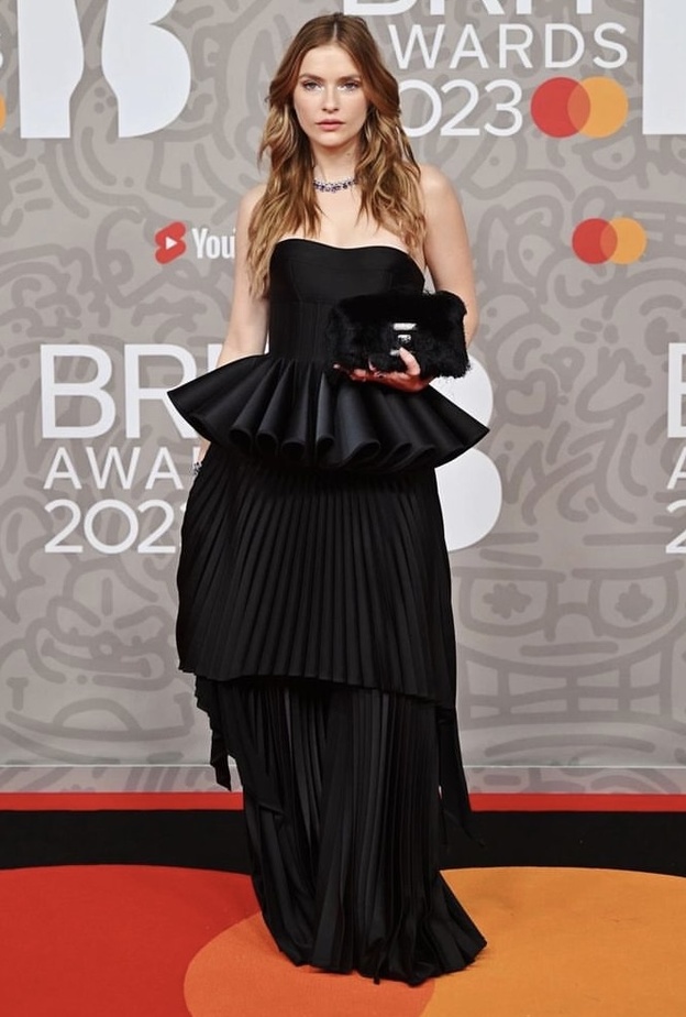 مجوهرات Messika اعتمدتها Camille Razat