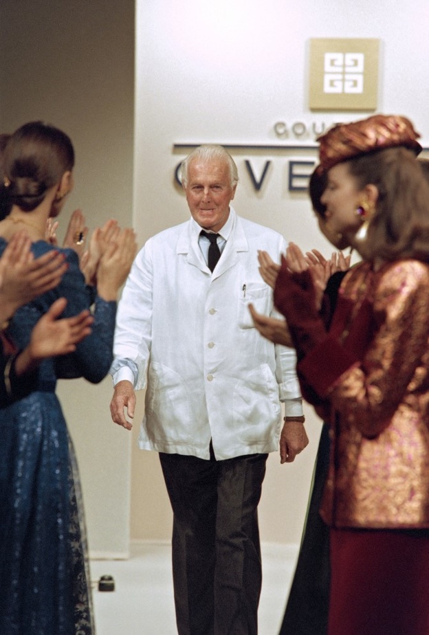 5 حقائق مذهلة عن Hubert de Givenchy... مصمم أحد أشهر الفساتين في التاريخ