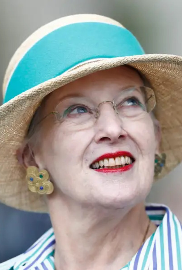 ملكة الدنمارك تستعد للخضوع لعملية في الظهر