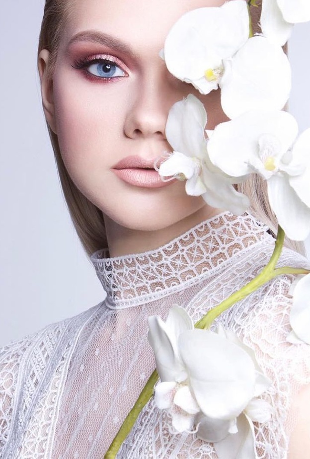 كريستيان ابو حيدر يعرف العروس على موضة مكياج 2023