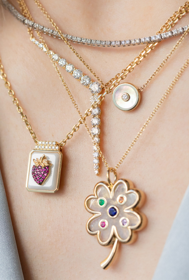 هدايا مجوهرات ذهب عصرية طريفة للصديقات من الماركات العالمية