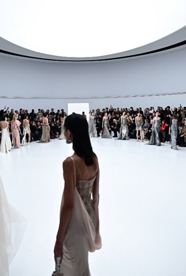 أسابيع الموضة في العواصم العالمية حدث مميّز يلفت إنتباه العالم 