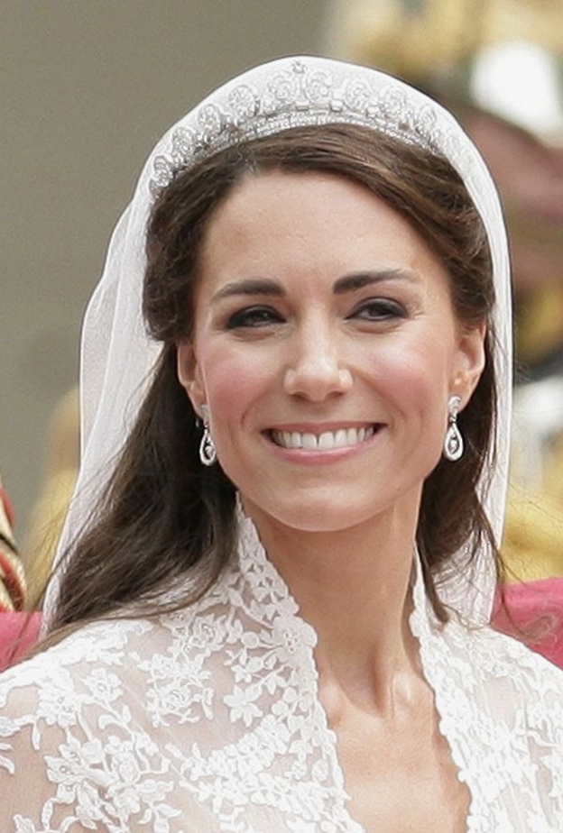 تيجان زفاف ساحرة توجّت قصص الحب الملكية