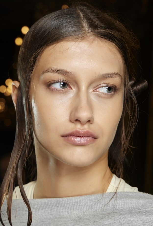 تخلصي من حب الشباب تجميلياً وعزّزي ثقتك بنفسك