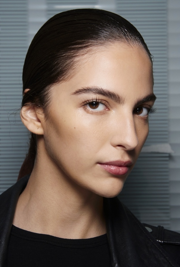 أهمية تمارين لبشرة شبابية للتخلص من علامات الشيخوخة في فبراير