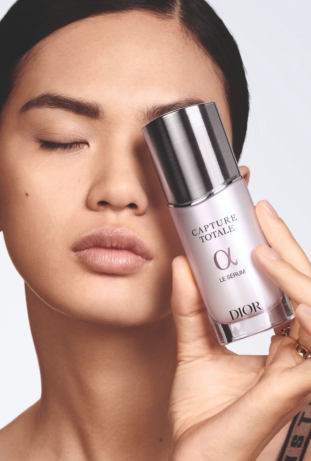 السيروم الذي يناسب كل أنواع البشرة  من ديور