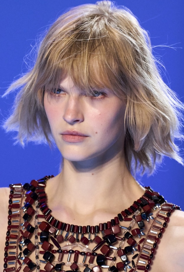 الغرة من الصيحات الاساسية في عام 2023