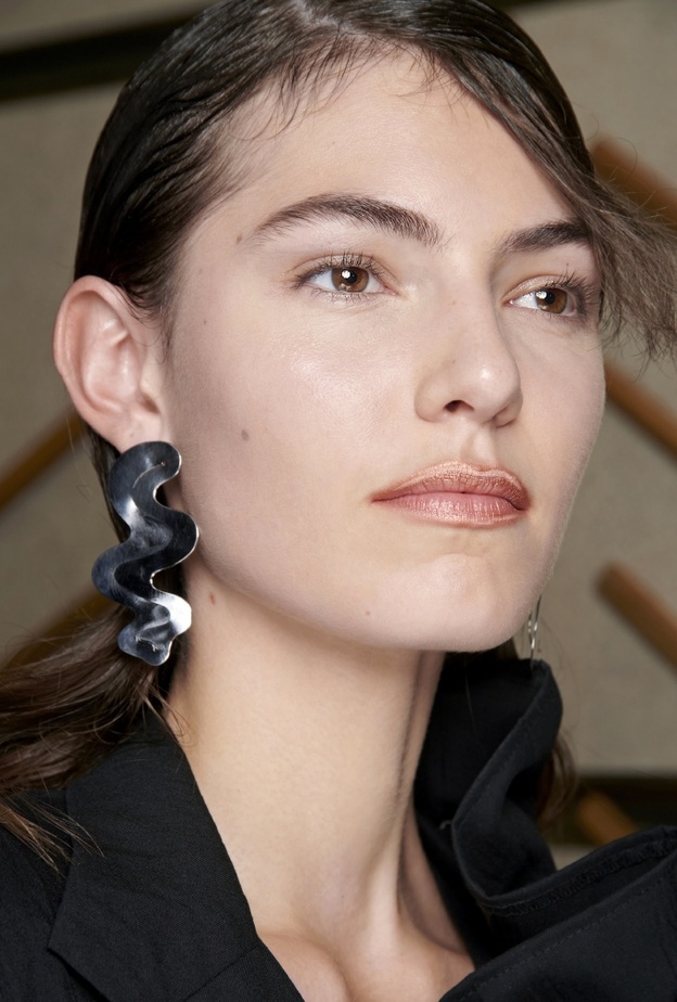 خطوات ابراز الشفاه الصغيرة بطرق طبيعية من دار Ujoh