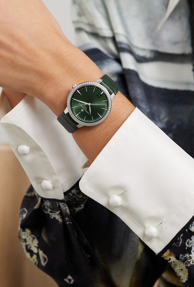 MR PORTER و NET-A-PORTER يطلقان الإصدار المحدود الخاص بالشرق الأوسط لمجموعة Patrimony من دار Vacheron Costantin