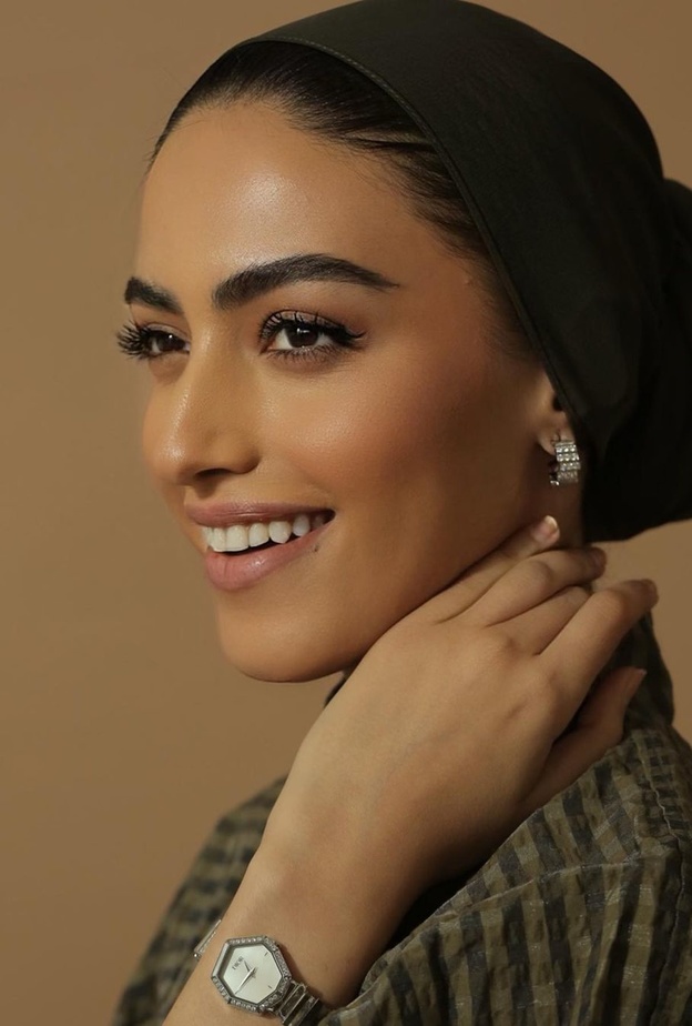 خبيرات تجميل ومدونات سعوديات غيّرن نظرة الجمال للمرأة وأبدعن في أساليب المكياج