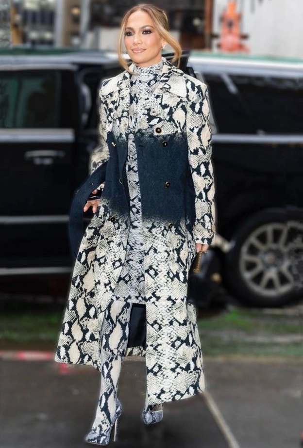 نجمات فوق الخمسين بجسم نحيف وملفت