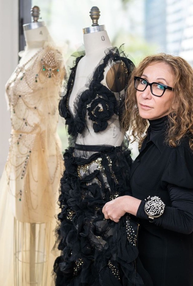 مصممة الأزياء اللّبنانية العالمية ريم عكرا