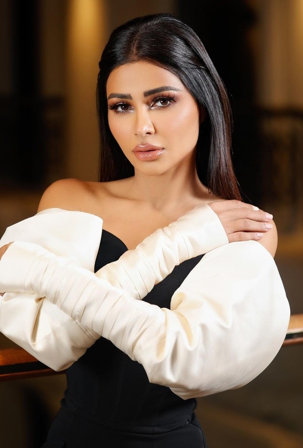 مهيرة عبد العزيز