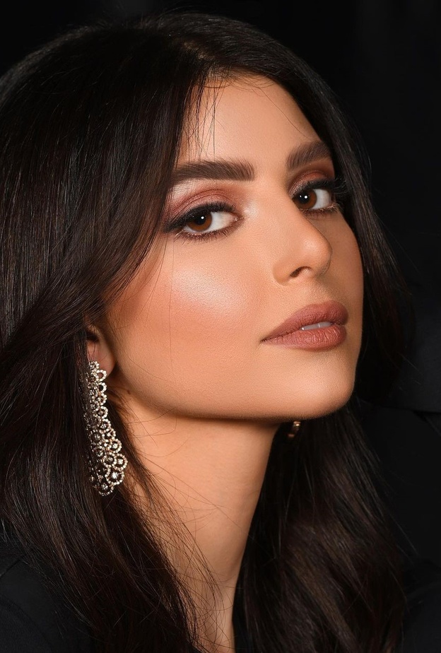 إطلالات جمالية لافتة لـ ماريتا الحلاني اخترناها لك بمناسبة خطوبتها