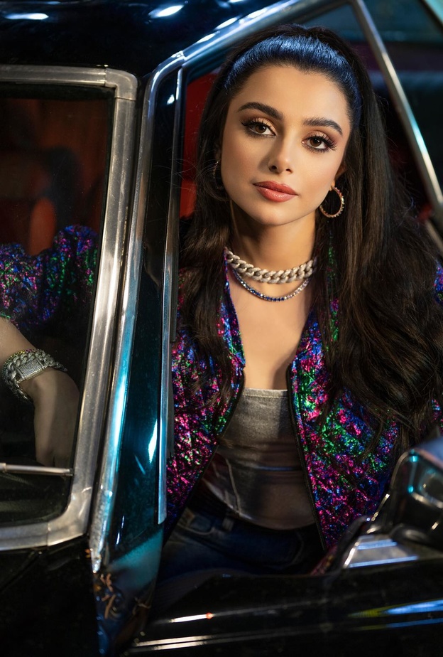 مجوهرات النجمة الشابة ماريتا الحلاني