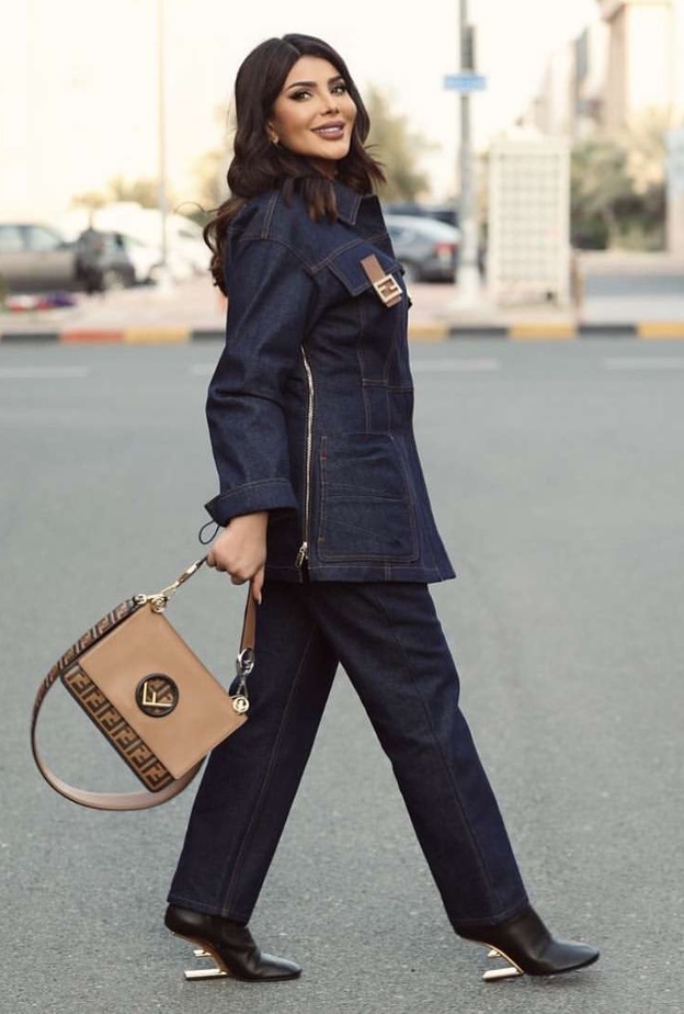 إطلالات عصرية بصحية طقم الدنيم