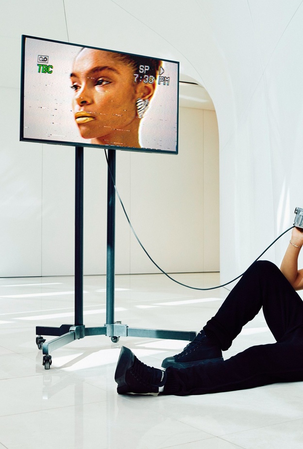 بلومينغديلز تطلق الحملة الترويجية لتشكيلة ربيع وصيف 2023 بعنوان المستقبل جميل