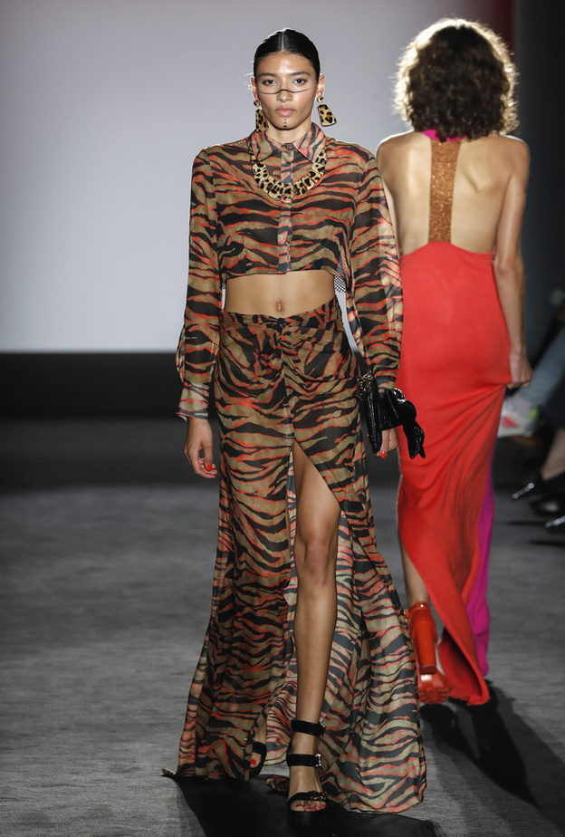 القميص المنقش صيحة ربيعية لافتة من Casademunt by maite