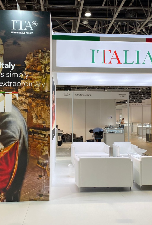 نمو صادرات المجوهرات والأحجار الكريمة الإيطالية إلى الإمارات بنسبة 21% في عام 2022