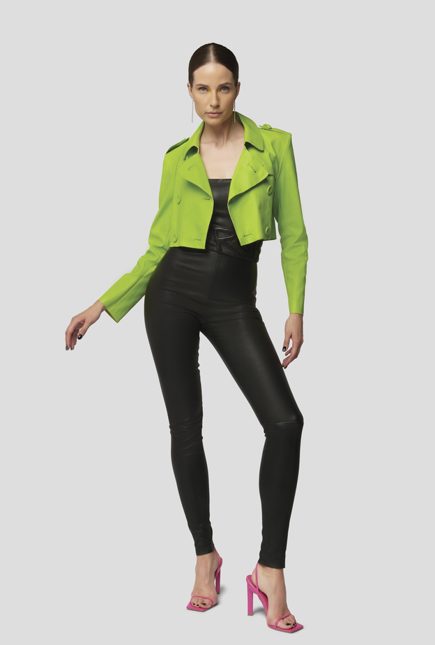 جاكيتات قصيرة لا تبطل موضتها