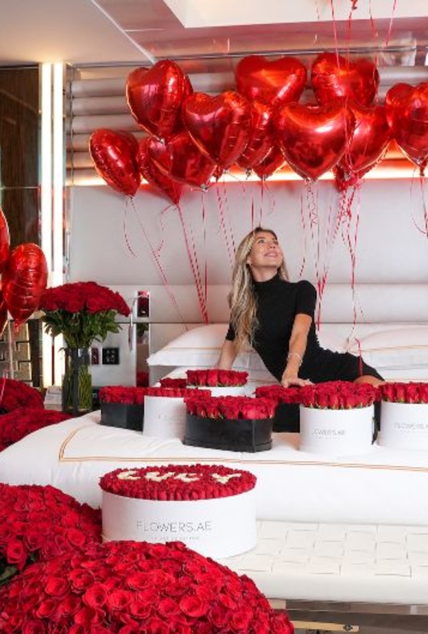 هيلتون دبي نخلة جميرا يقدم تجربة مميزة في عيد الحب بالتعاون مع متجر Flowers.ae