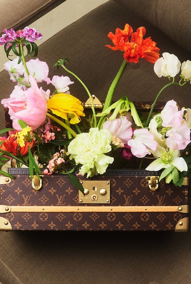 دور الأزياء العالمية تصوّر الحب بأجمل الطرق