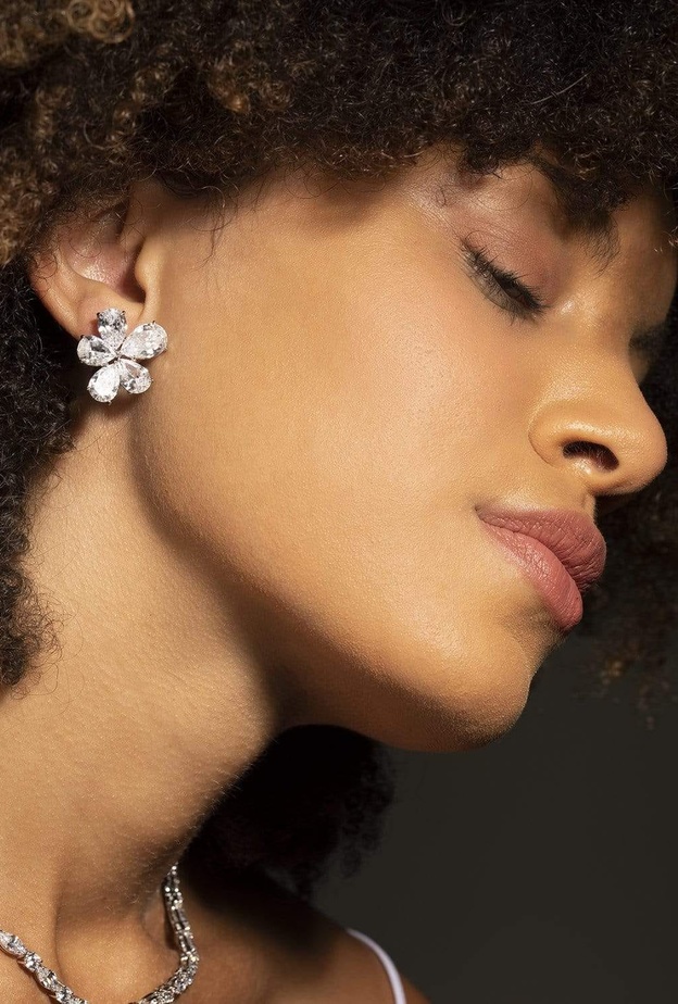 أقراط من مجوهرات FANTASIA by DESERIO من موقع Marissa