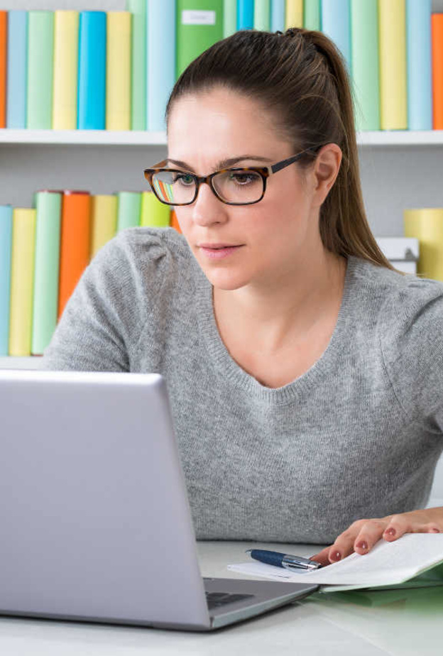 كيف اكمل دراستي عن بعد