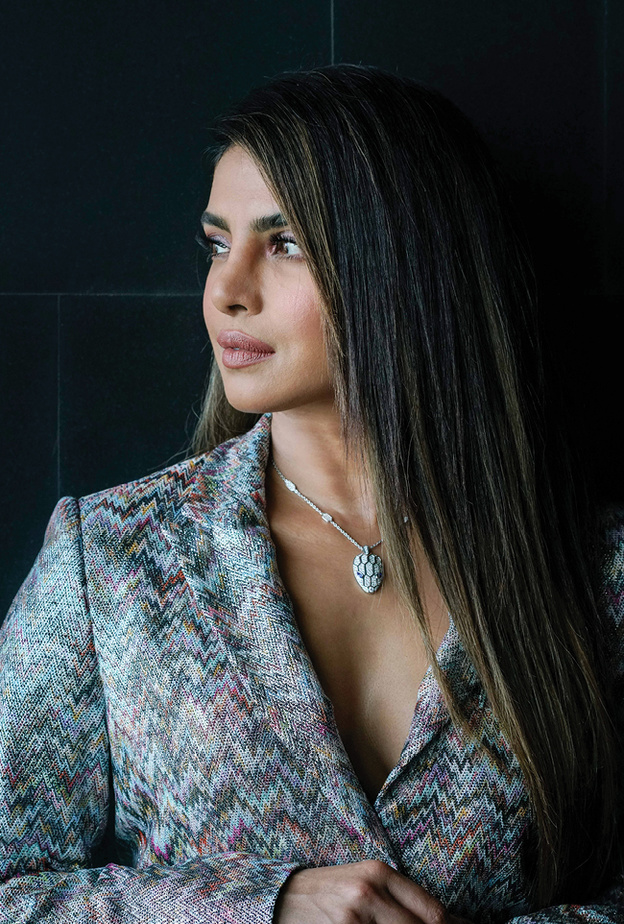 محاور المشاهير عدنان الكاتب يحاور النجمة العالمية Priyanka Chopra Jonas: العائلة تعني الحبّ