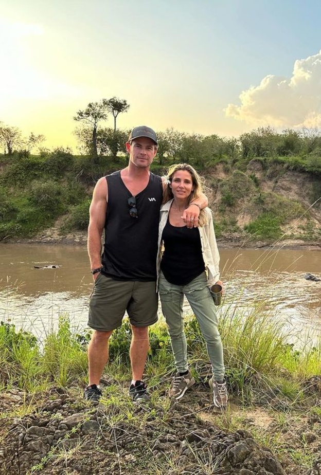 كريس هيمسورث وزوجته 