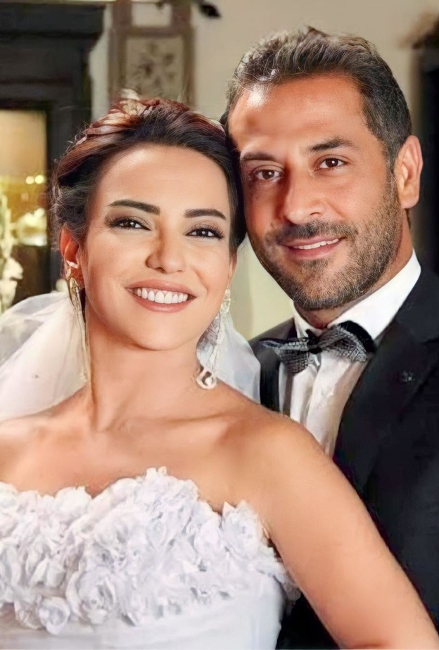 امل عرفة في يوم زفافها