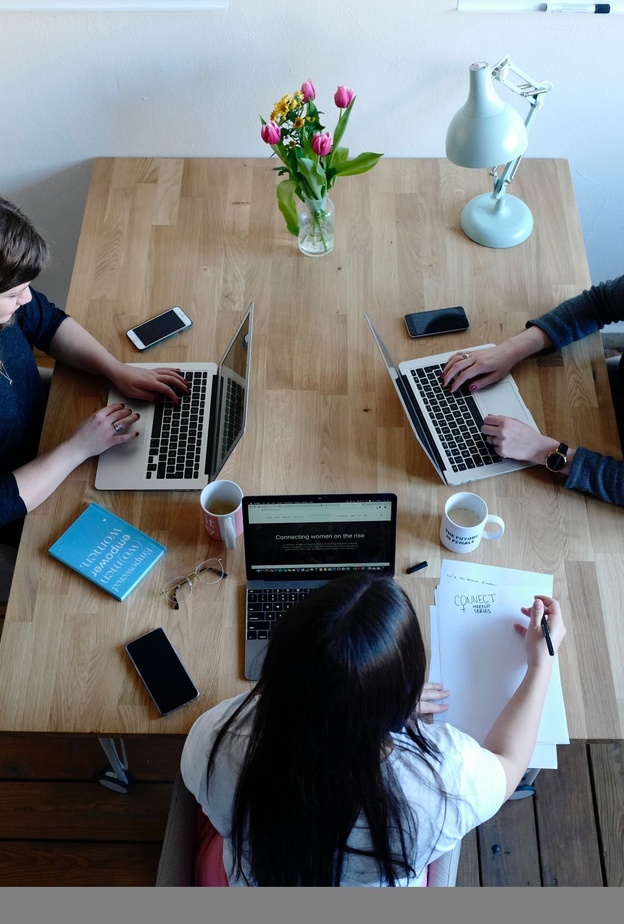 5  طرق لإعادة المرأة إلى سوق العمل وارتقاء المناصب القيادية