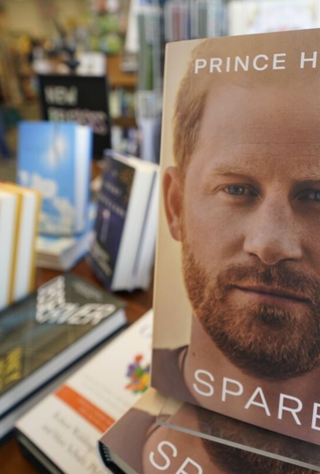 سخرية جديدة من الأمير هاري بتغيير اسم كتابه إلى Spare Us
