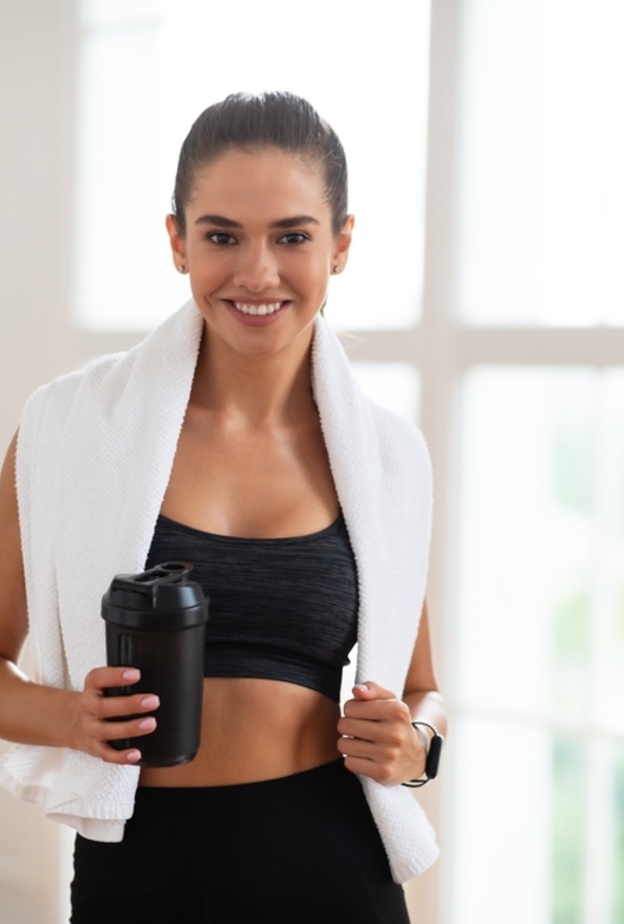 ترغبين في إنهاء مُعاناتك مع دهون البطن السفلي... إليك أفضل المشروبات