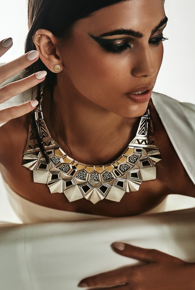 قلادة من عزة فهمي مستلهمة من المقرنصات المعمارية المملوكية