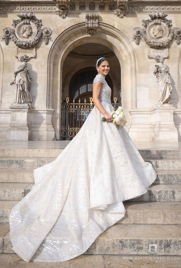 لقطة لفستان العروس