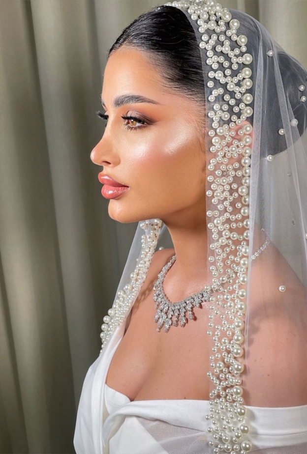 من مكياج العرايس من خبيرة التجميل حياة القحطاني