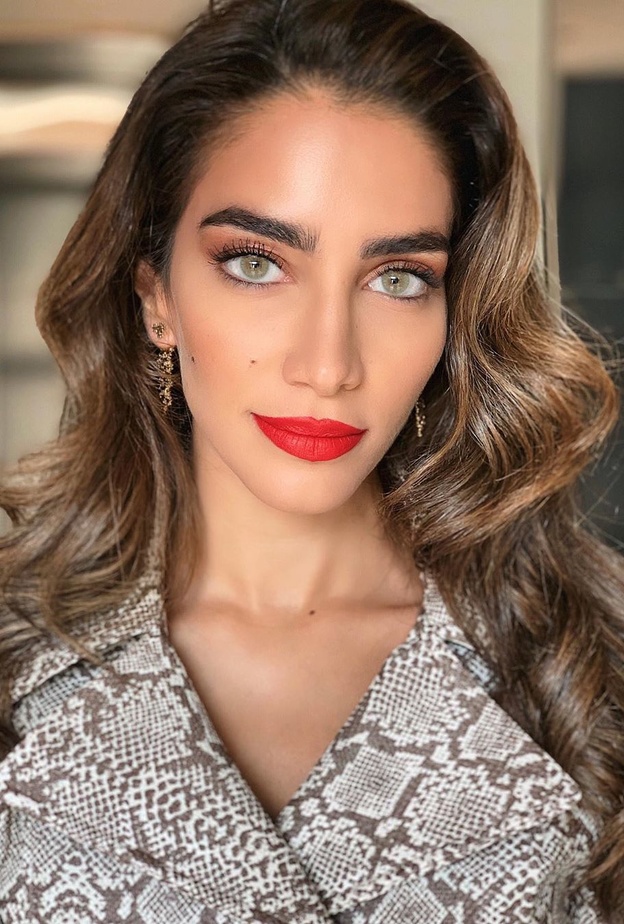  ألوان أحمر شفاه كرزي ساحر بأسلوب جيسيكا قهواتي